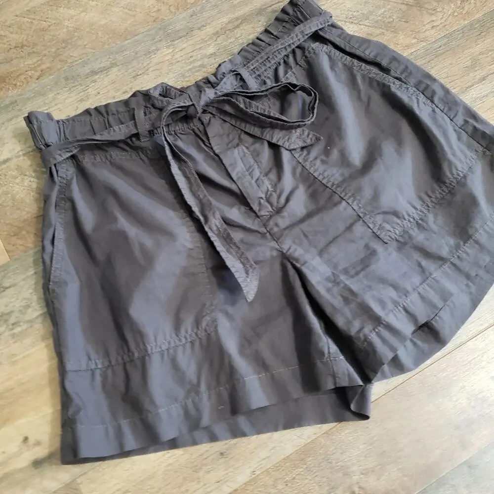 Lou & Grey for LOFT Elasticized Waistband Tie High Rise Gray Cotton Shorts Small - Picture 2 of 9